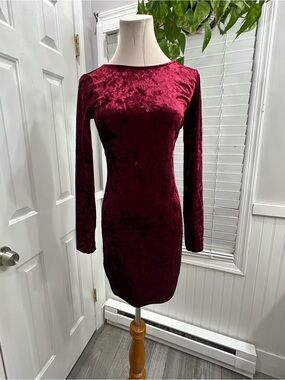 Lulu's Burgundy Velvet Long-Sleeve Bodycon Dress